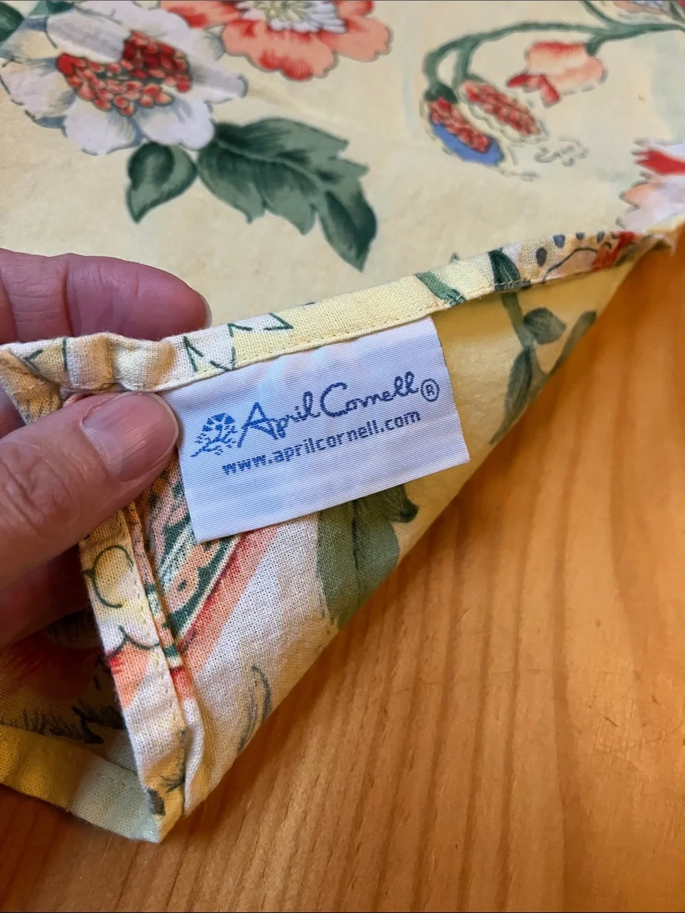 Set/4 APRIL CORNELL Yellow Floral Motif Shabby Chic Napkins 100% Cotton - Picture 2 of 4